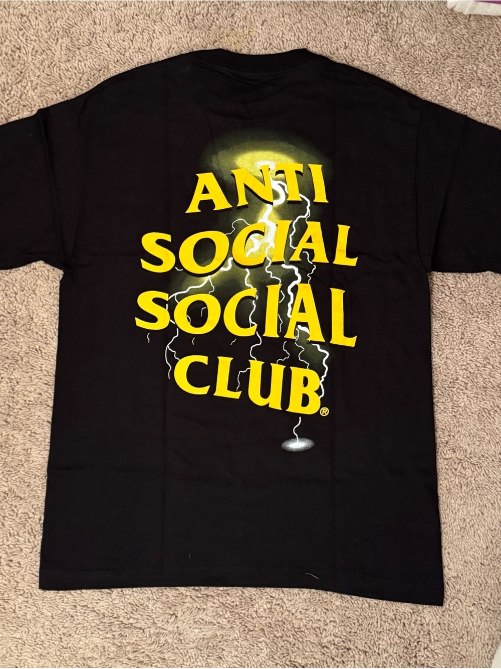 Anti Social Social Club, Med